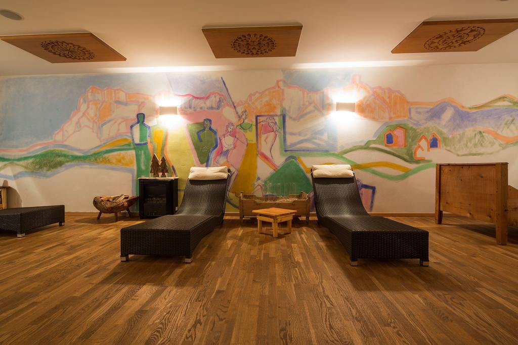 Hotel Rezia ラ・ヴィッラ エクステリア 写真