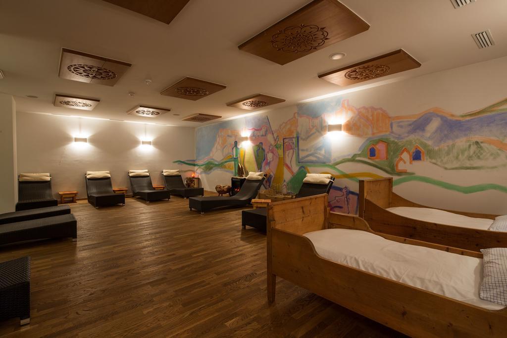 Hotel Rezia ラ・ヴィッラ エクステリア 写真