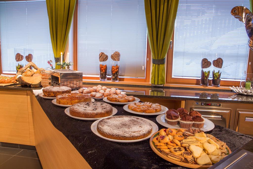 Hotel Rezia ラ・ヴィッラ エクステリア 写真