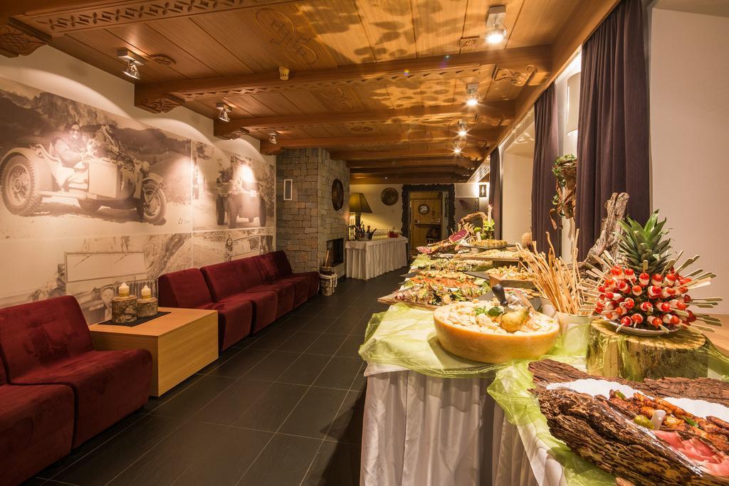 Hotel Rezia ラ・ヴィッラ エクステリア 写真
