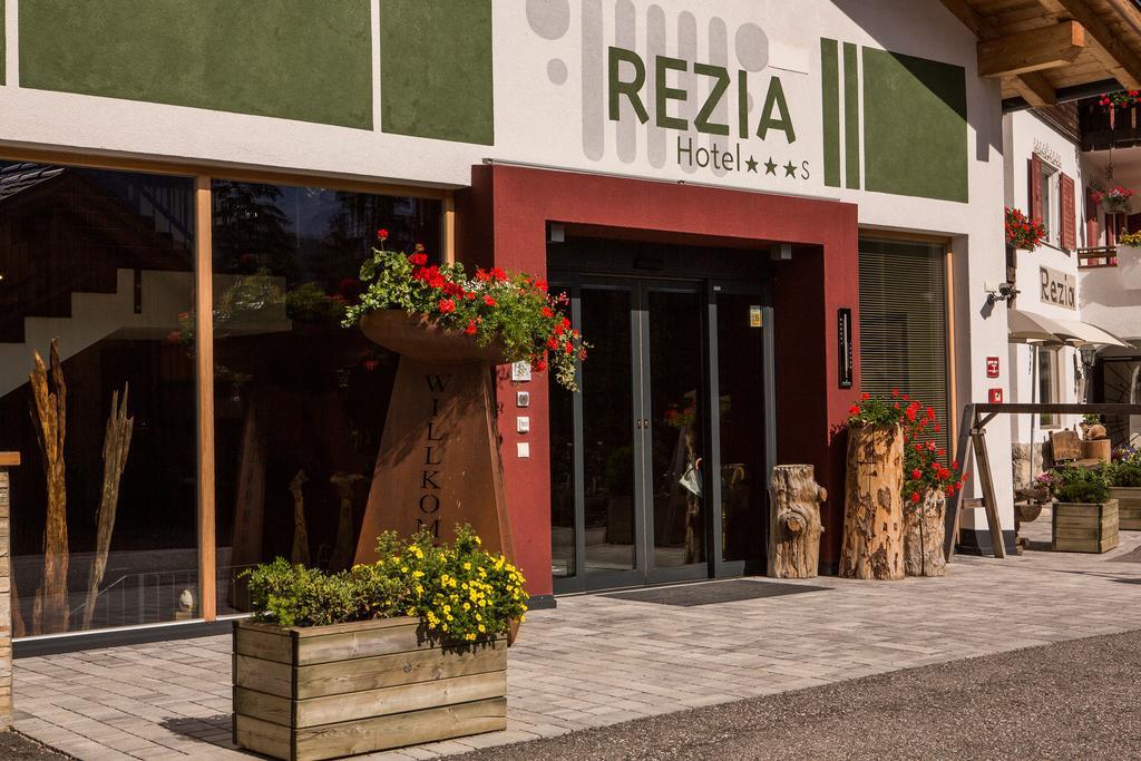 Hotel Rezia ラ・ヴィッラ エクステリア 写真