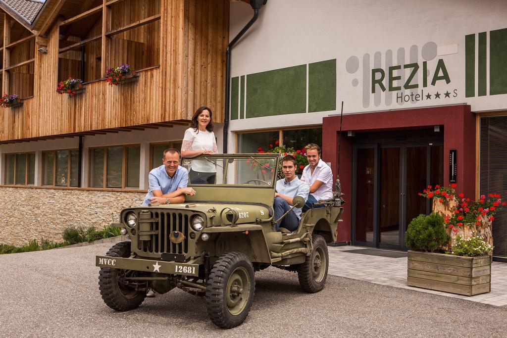 Hotel Rezia ラ・ヴィッラ エクステリア 写真