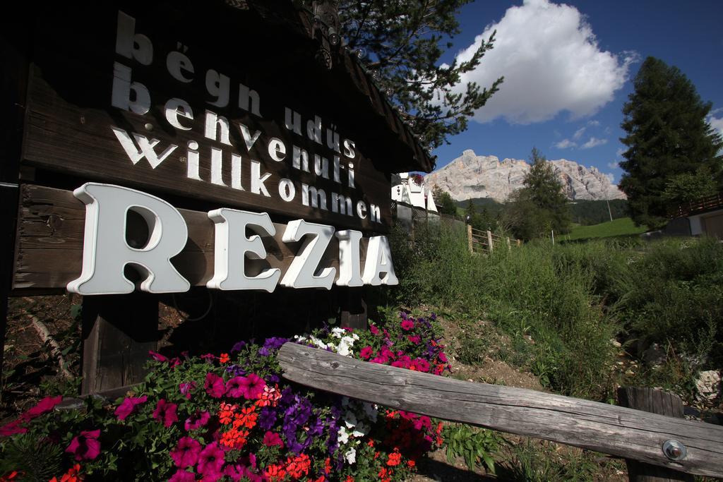 Hotel Rezia ラ・ヴィッラ エクステリア 写真