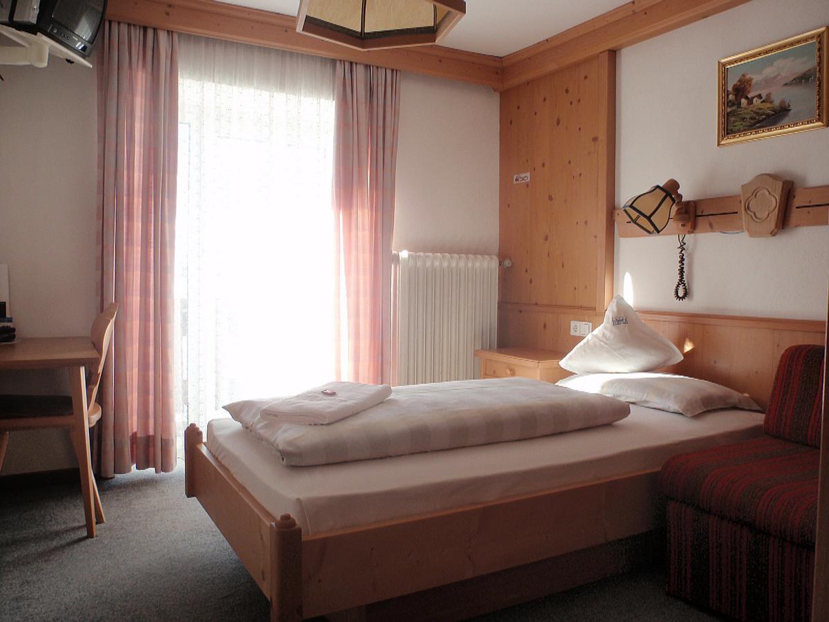 Hotel Rezia ラ・ヴィッラ エクステリア 写真